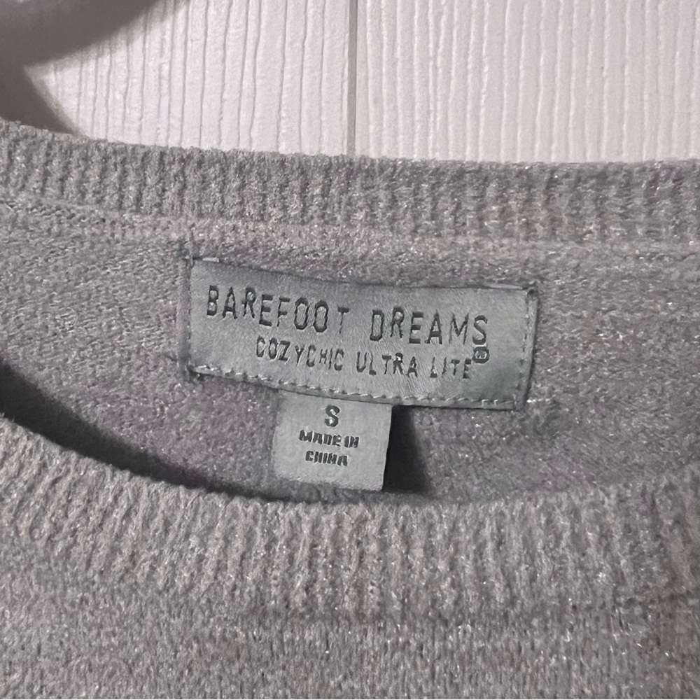Barefoot Dreams Cozychic Gray Sweater Kangaroo Pocket Size Small - Picture 5 of 8